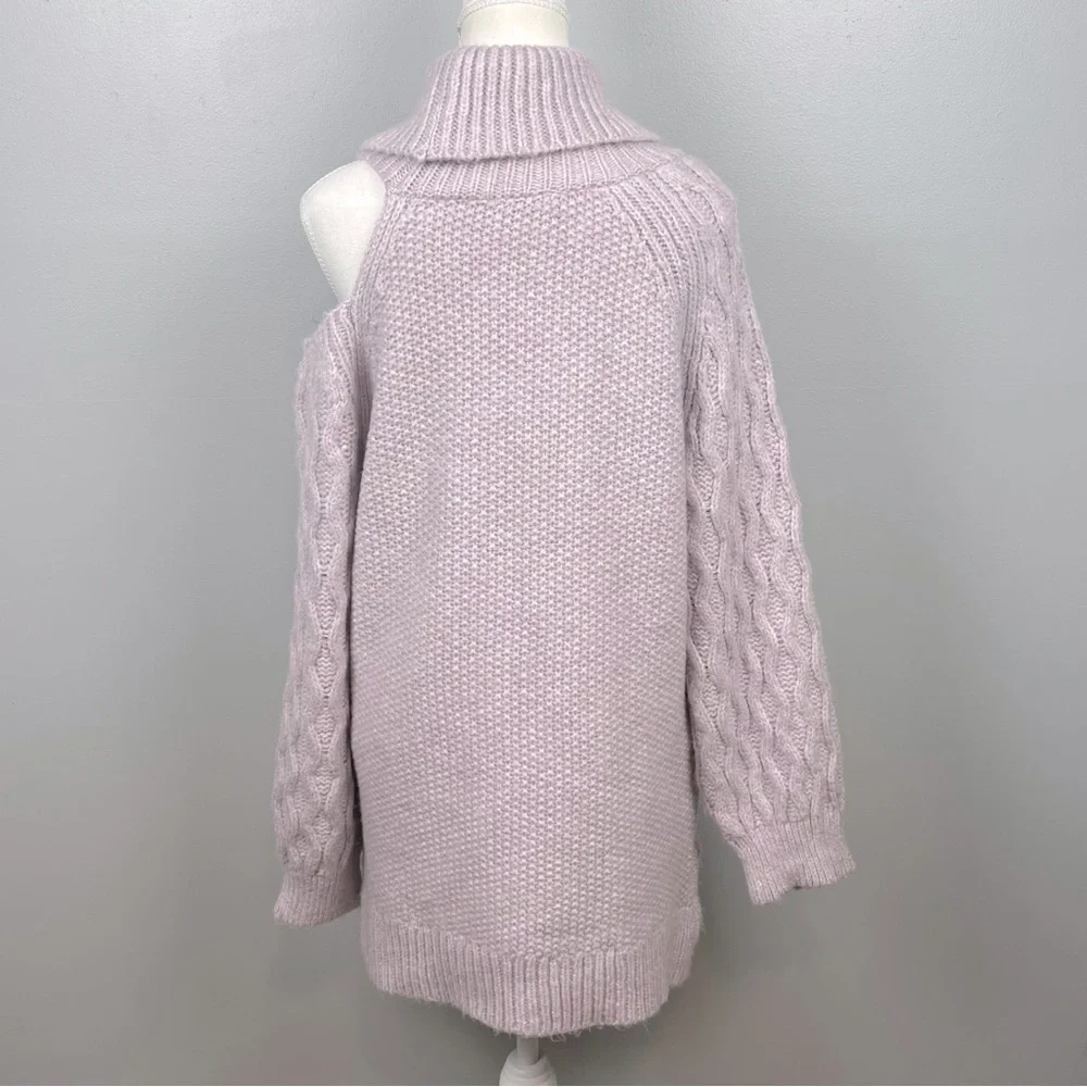 Pilcro lavender open shoulder chunky knit turtleneck sweater, small.